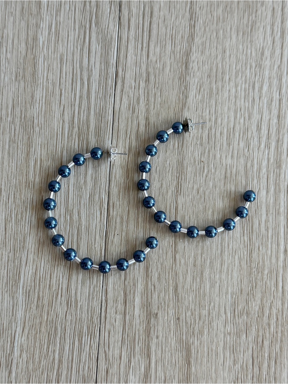Dark Blue/Gray Faux Pearl Embellished Silver Tone Hoop Earrings 2.5” L Hoops
